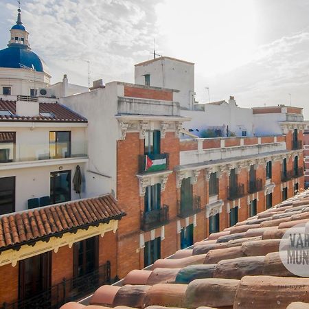 Retiro Para 3 En Sol, Conoce Concepcion Jeronima Madrid Exteriér fotografie